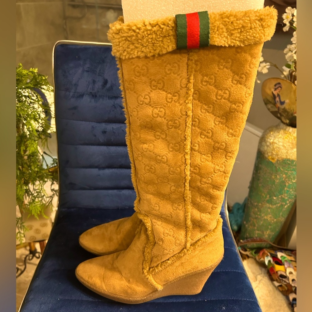 Gucci Wedge Boots Beige
